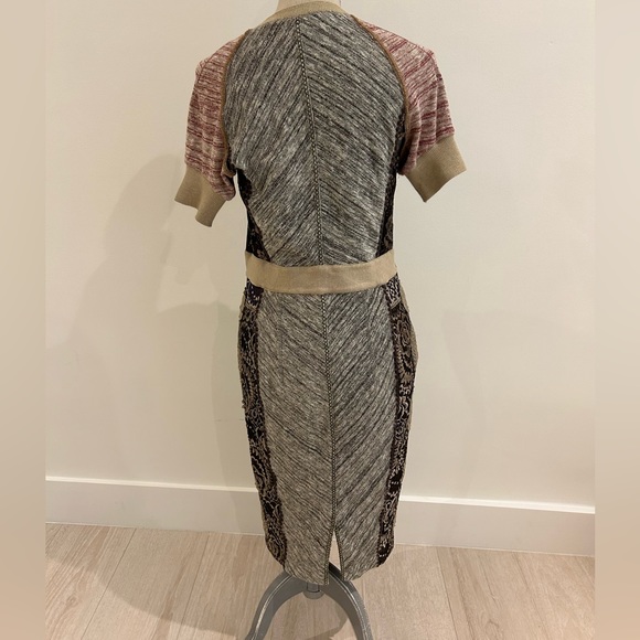 Beautiful Dress - Picture 3 of 4